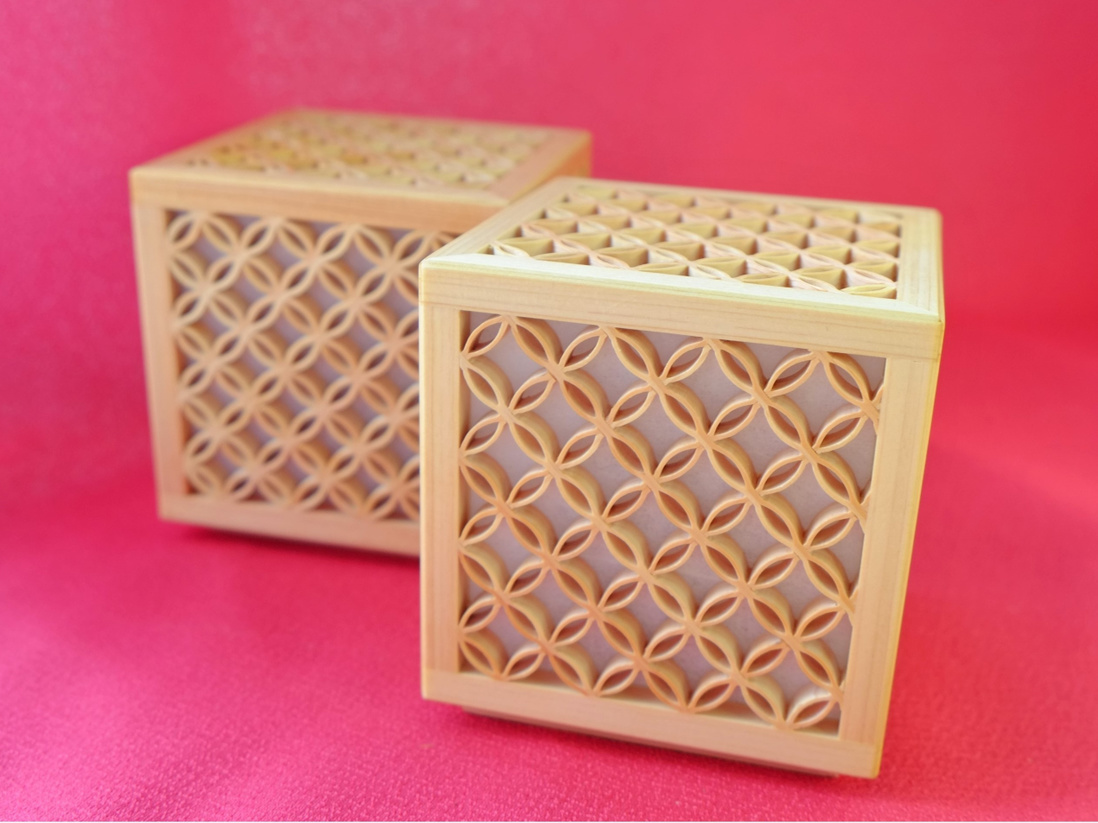 秦野産檜　組子細工　小さな四角い